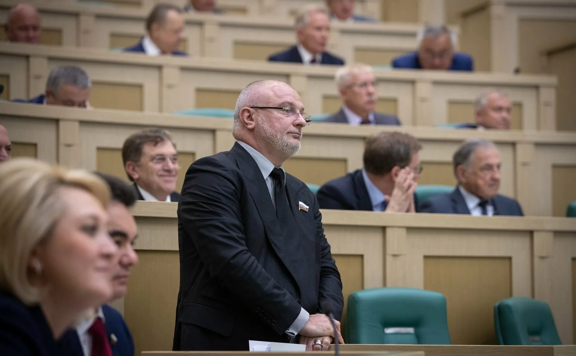 сенатор климов и путин. депутат пермской гордумы владимир плотников. сенаторы представляют. сенатор российской федерации. совет федерации 170 сенаторов.