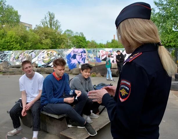 Что сдавать на пдн после 9 класса. Подросток и полиция. пдн по делам несовершеннолетних. пдн несовершеннолетние. инспектор по делам несовершеннолетних.