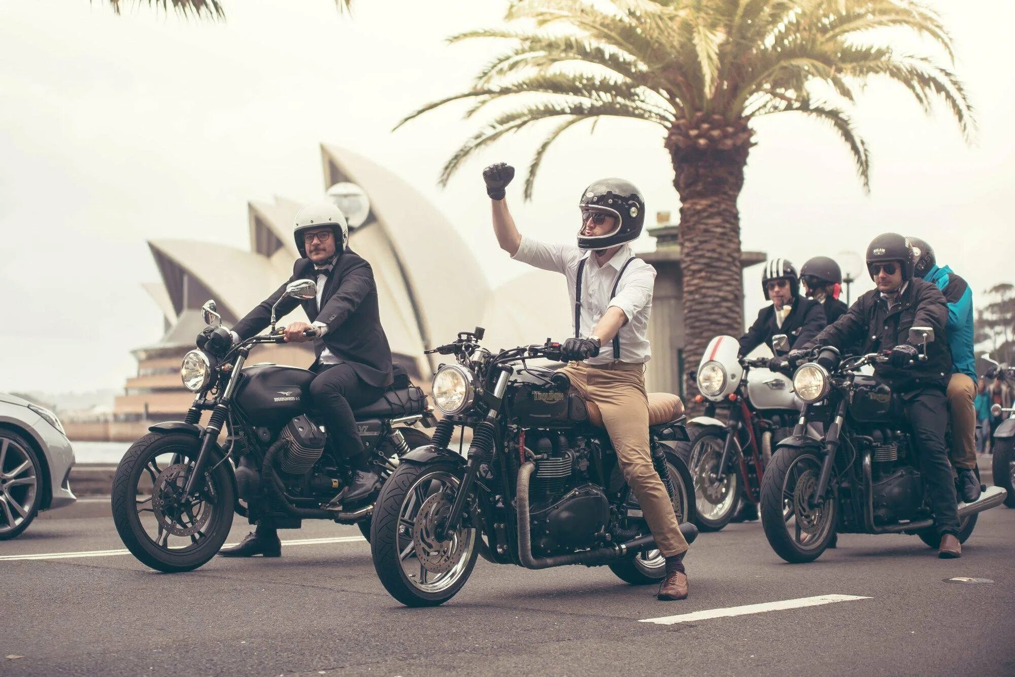 Gentleman's Ride стиль. Мотопробег джентльмен Райд. Мотозаезд джентльменов. Стильный мотоцикл. Стили байков