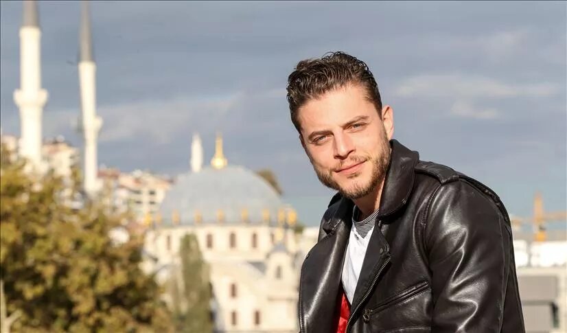 Турецкий актер туфан. Турецкий актер туфан. Бурак джейлан. Бурака джейлана. Бурак джейлан.