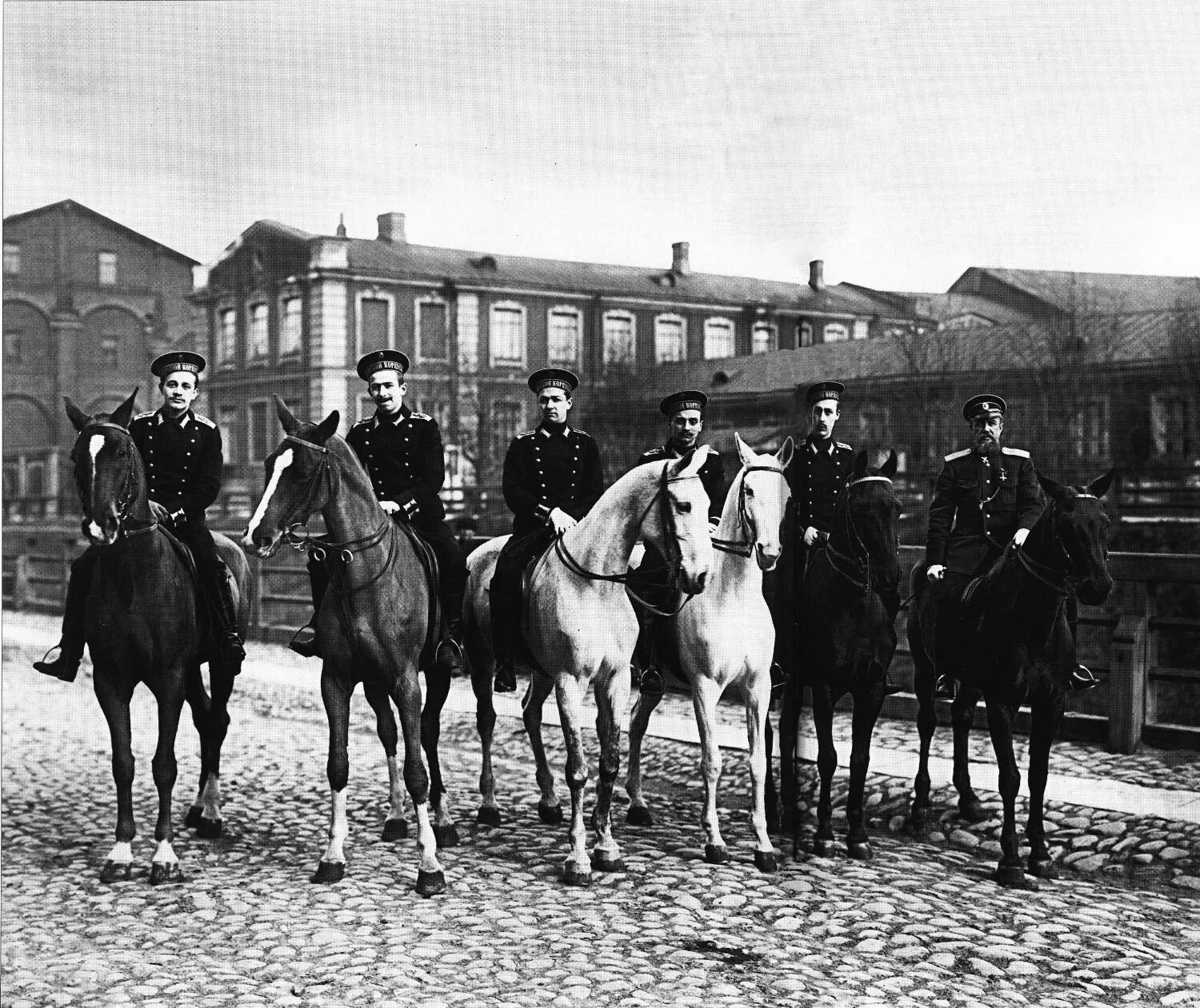 Дореволюционная е. Офицеры Российской империи 1900. Конная жандармерия Российской империи. Российская Империя Петербург 1900 год. Армия Российской империи 1900.