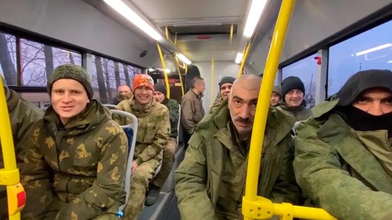 Российские военные. Украинские военные. Российские пленные на украине. Новый обмен военнопленными. Освобожденные российские пленные.