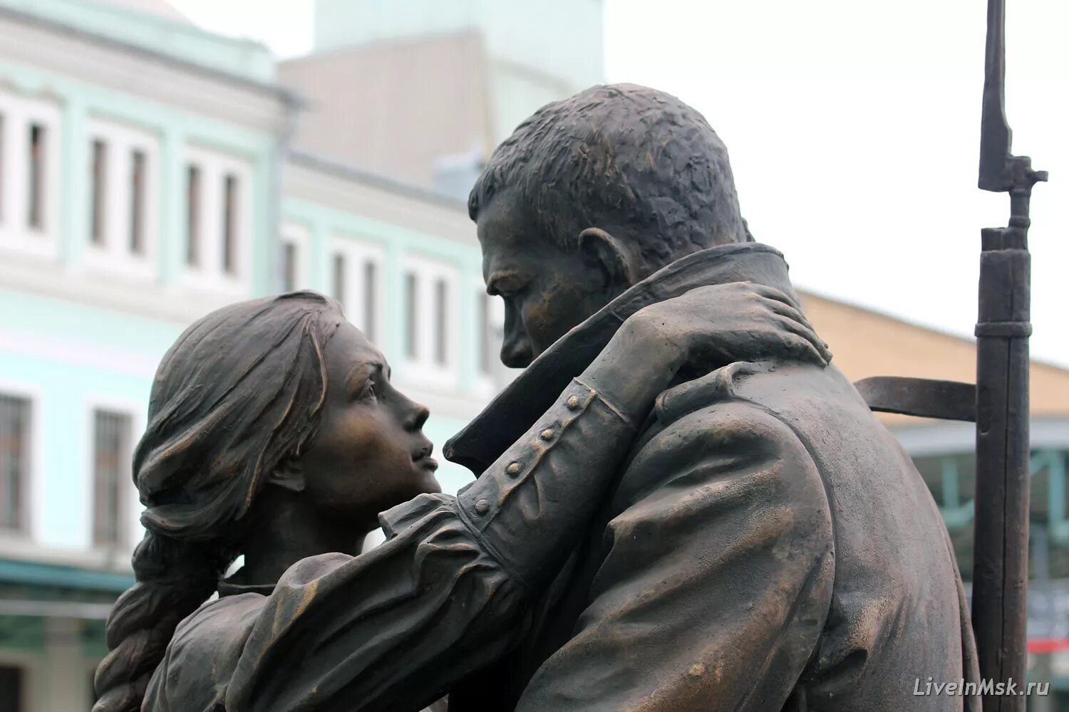 Памятник прощание славянки. Прощание славянки на белорусском вокзале. Прощание славянки картина. Васильев художник прощание славянки.