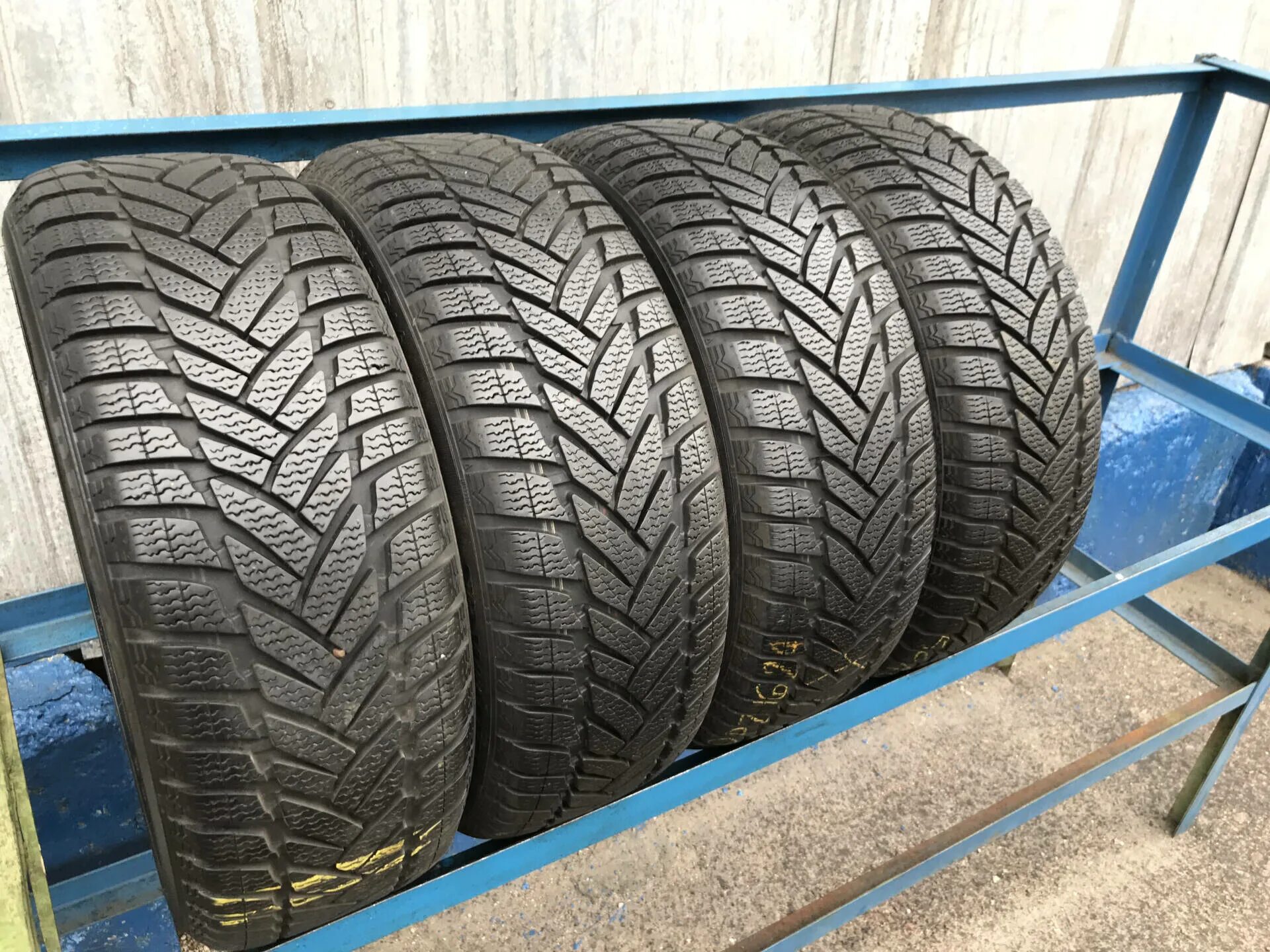 Зимняя резина 275/55/19. 255/55 r20. 275 55 r19. Резина 225 65 r17 зима. 275 55 19 зима.