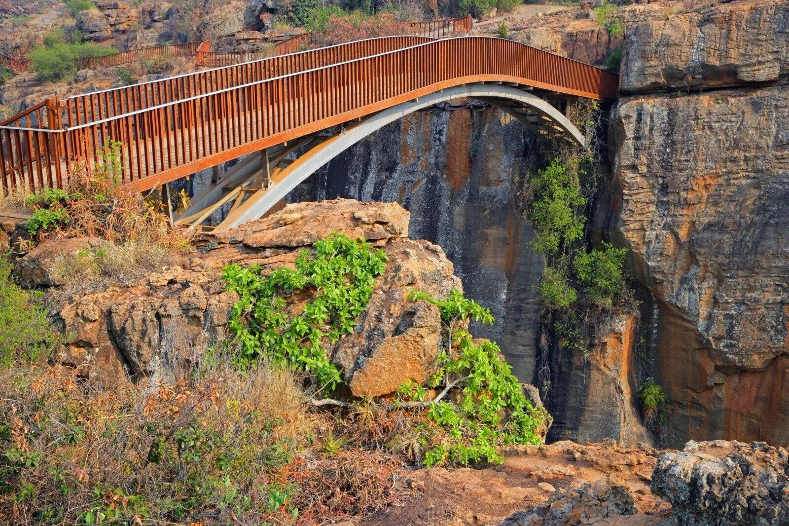 Lucky bridge. Мосты удачи. canyon bridge. bourke&#039;s luck potholes.