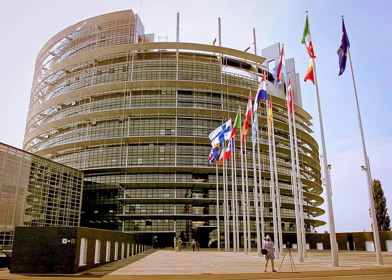 Здание Европарламента в Брюсселе Вавилонская башня. Здание Европарламента в Страсбурге. Брюссель штаб квартира Евросоюза. Страсбург 2006 Европарламент.