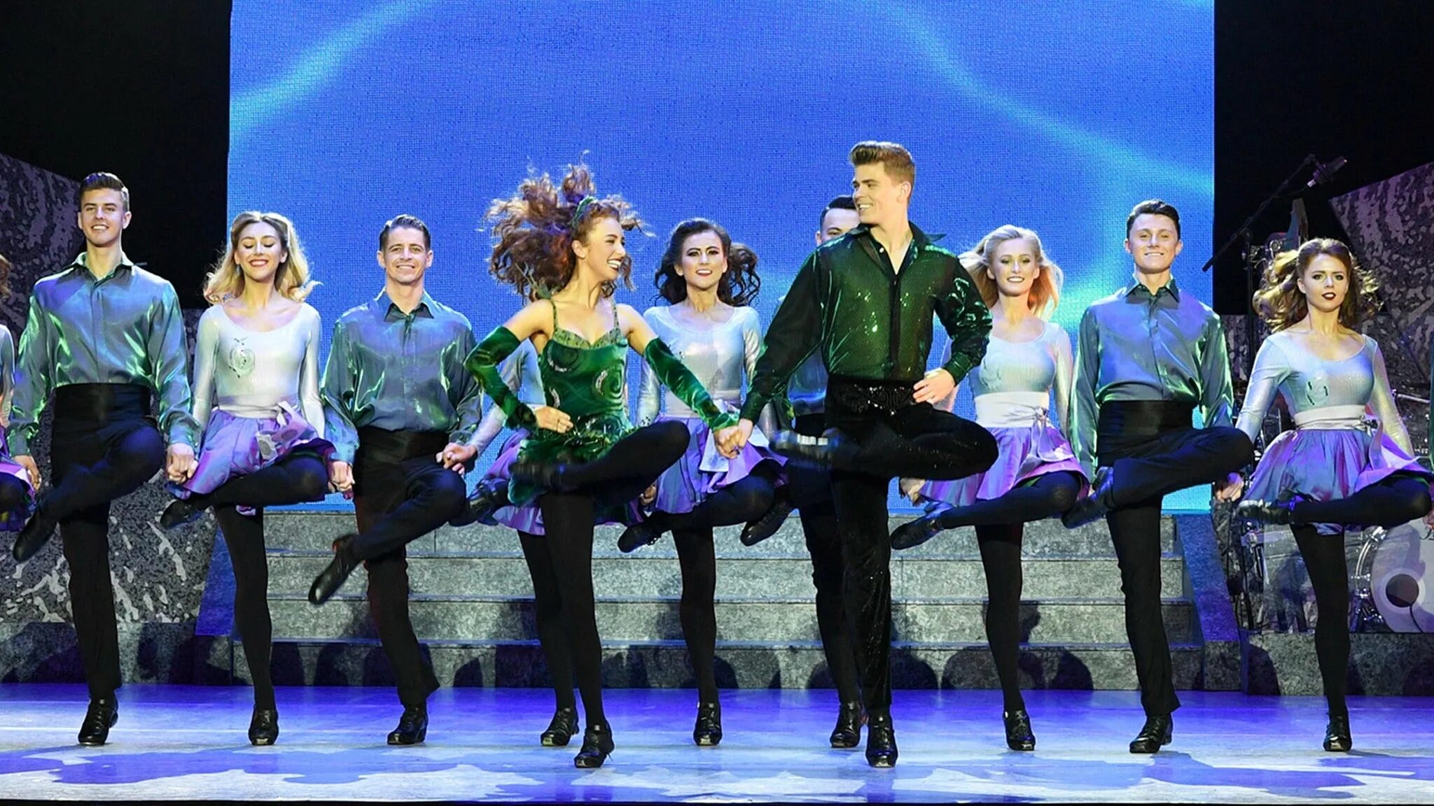 Ирландский танцевальный ансамбль Риверданс. Риверданс ирландские танцы. Ирландский танец – группа «Riverdance». Риверданс танцоры.