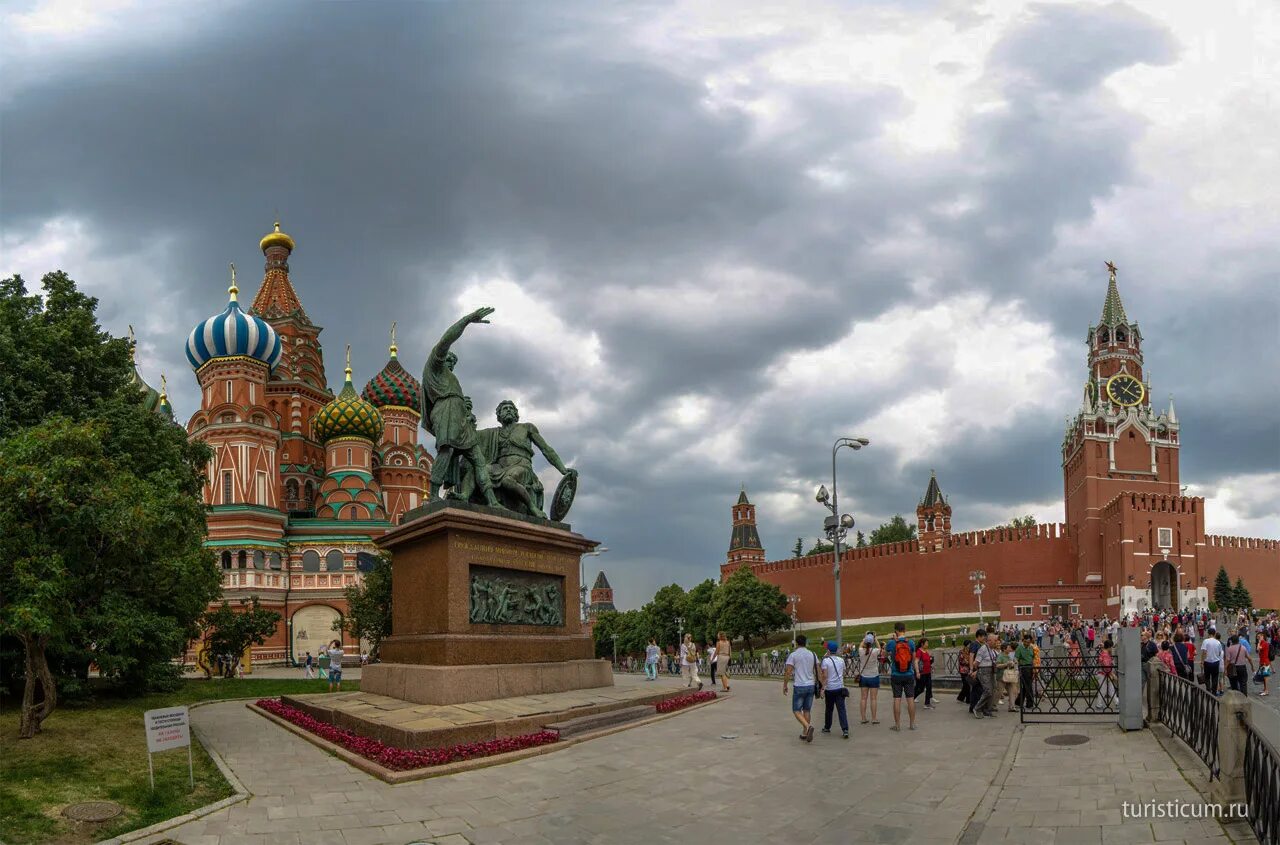 Памятник Василия Блаженного красная площадь метро. Москва красная площадь и ВДНХ. Красная площадь Москва достопримечательности. Москва музей Измайловский около красной площади. Топ 10 мест в россии