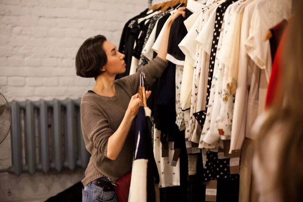 дизайнерская одежда. высокая мода. модельер-конструктор одежды. дизайнер конструктор одежды. примерка у модельера.