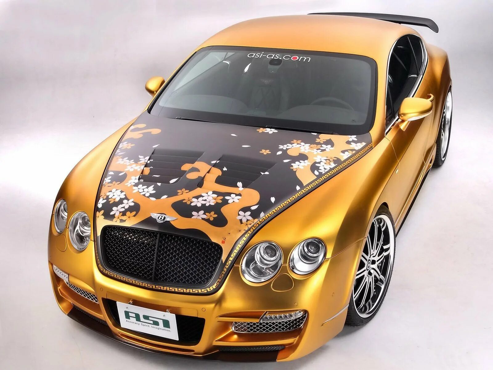 Бентли Континенталь золотой. Бентли Континенталь gt 2008. Бентли ГТ Gold. Винил на Бентли.