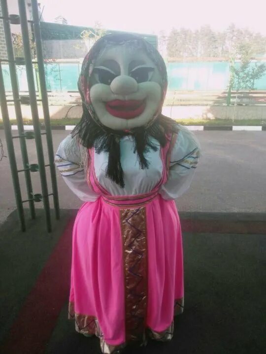 смешная ростовая кукла. смешные ростовые костюмы. смешная ростовая кукла. самые уродливые ростовые куклы. громозека ростовая кукла.