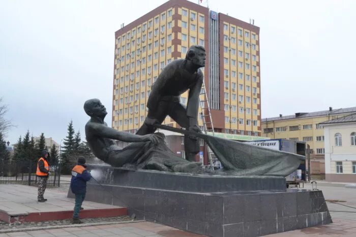 Памятник борцам революции Иваново. Памятник борцам революции 1905 года Иваново. Иваново город площадь революции 1905. Памятники культуры борцам революции Иваново. Памятник революции иваново