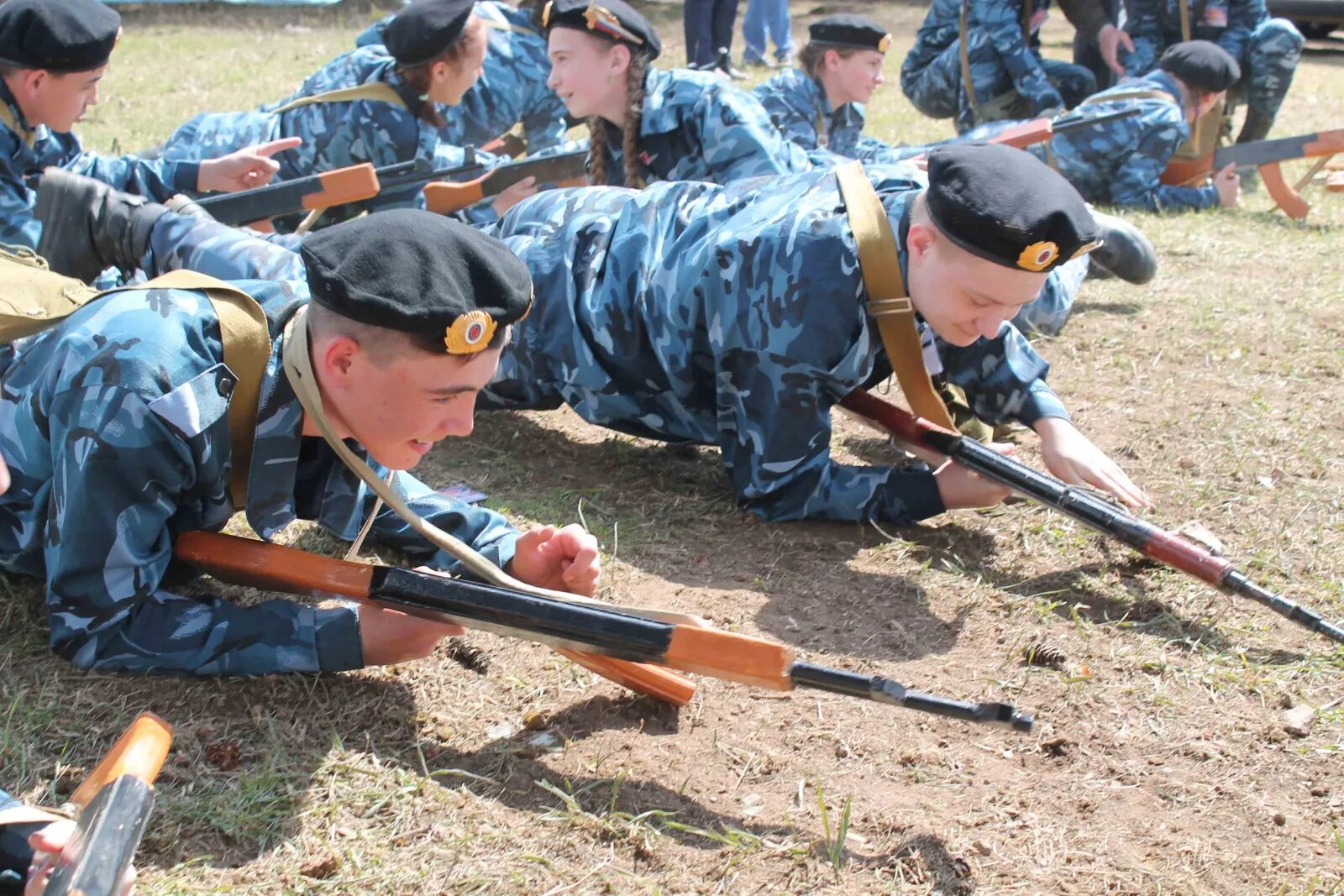 Стрельба Зарница. Стрельба Зарница из автомата. Зарница Биробиджан. Зарница Краснокаменск. Прошла игра зарница