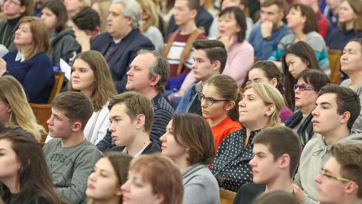 Лекционный зал в музее. Музей Москвы лекторий. Лекция. Студенты финансового университета. Читающая россия 2016