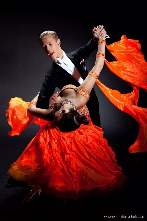 Ballroom dancing dances. Бальные танцы в паре. Дарья палей. Венский вальс бальные танцы. Спортивные бальные танцы взрослые.