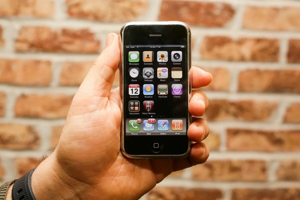 Есть айфоны оригинал. Apple iphone 2007. Iphone 1. Айфон 1g. Айфон 1 2007.