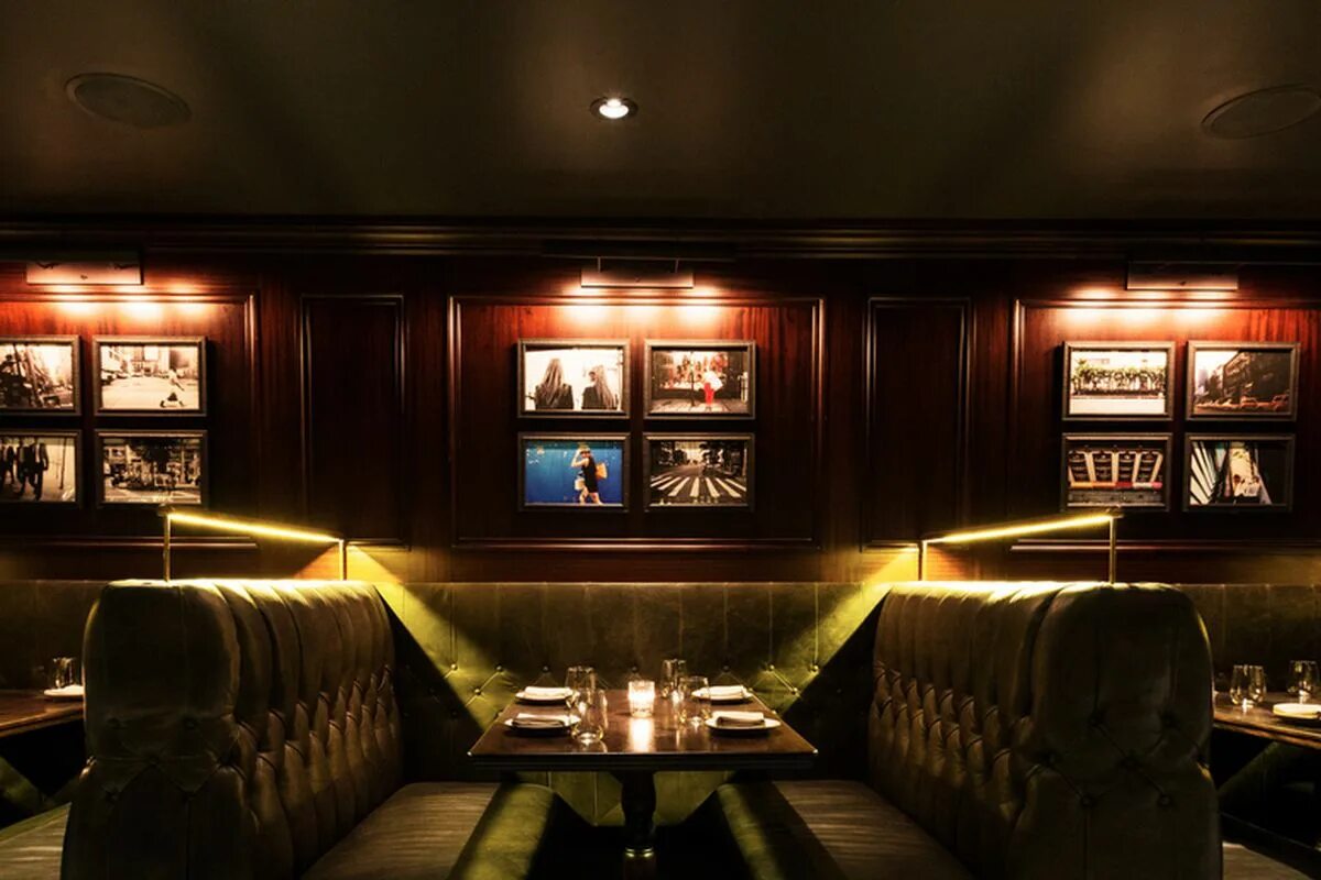 Next bar. Ресторан the nomad нью йорк. next door ресторан москва. интерьер бар дневники вампира. jip door бар.