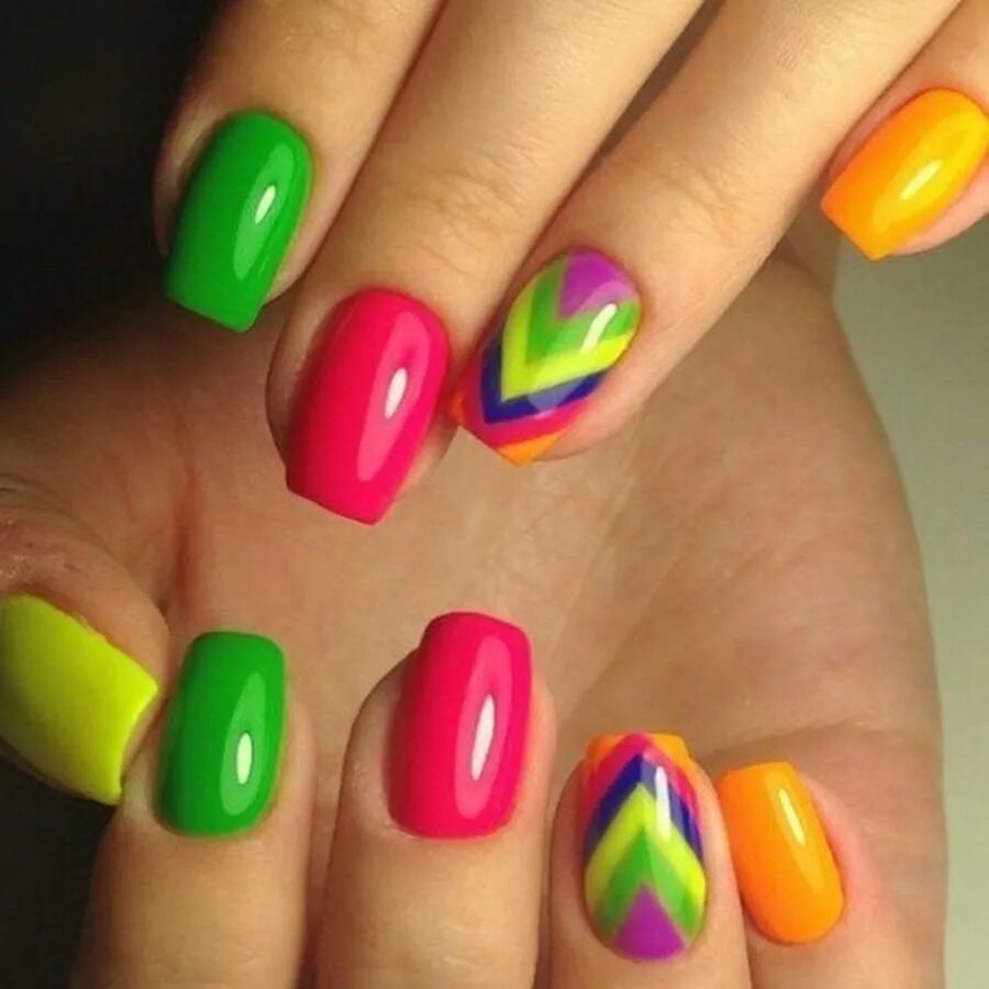 маникюр цветным гелем