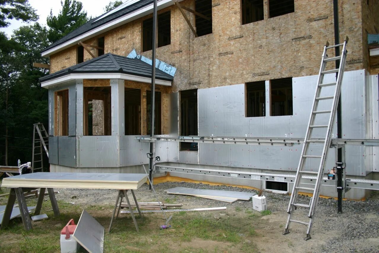 Пароизоляция урса. Сарай из соломы. Утеплитель для стен. Теплоизоляция rockwool фасад. Самый утепленный дом.