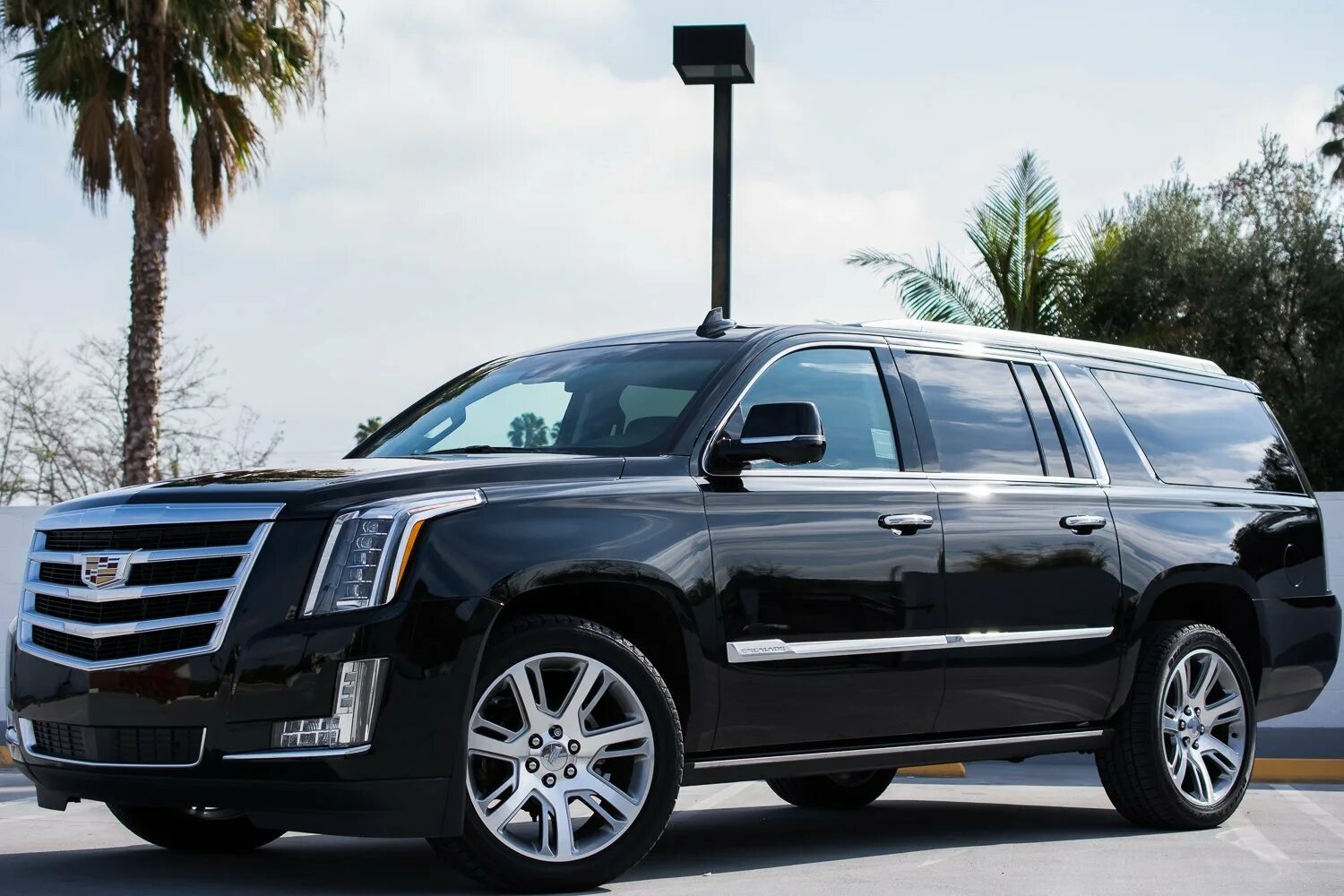 Cadillac escalade. Cadillac escalade 2015. Эскалейд кадиллак эскалейд. Машина кадиллак эскалейд. Машина кадиллак эскалейд.