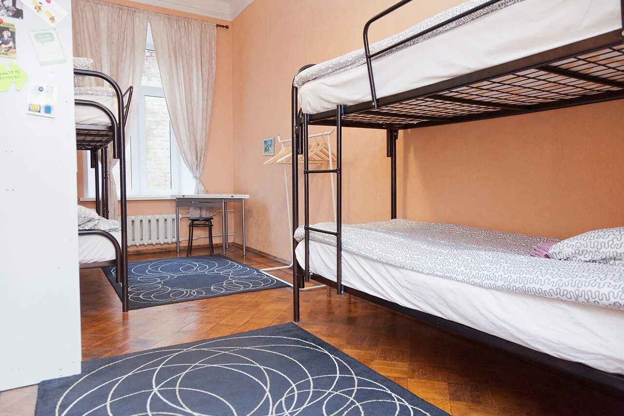 хостел в москве. хостел семеновская. железнодорожный хостел на ночь. хостел санкт-петербург. дешевый хостел.