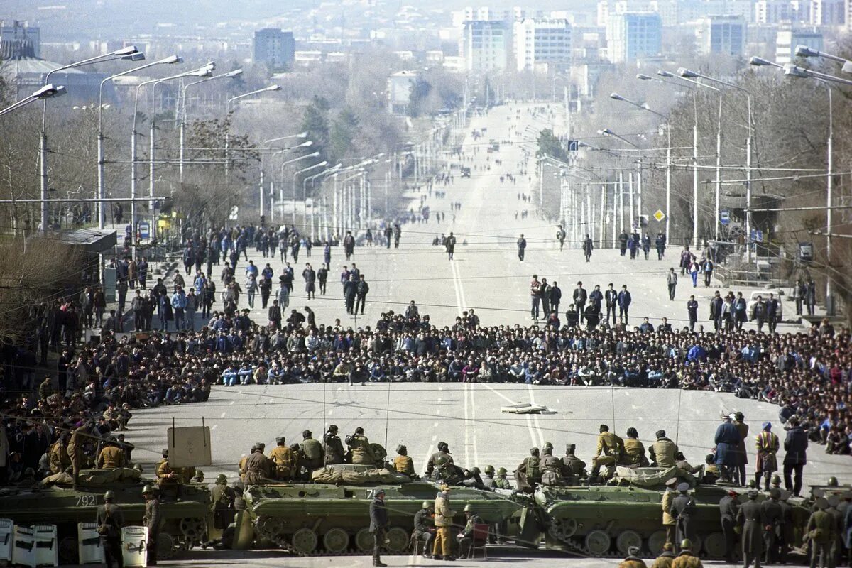 Таджики 90 годы. Массовые беспорядки в Душанбе (1990).