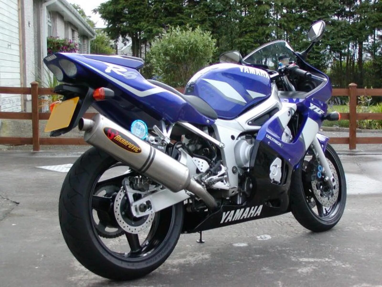 Купить ямаху в хабаровске. Yamaha r6 2001. Yamaha YZF-r6 2001. Yamaha r6 2002. Yamaha YZF 6 2001.