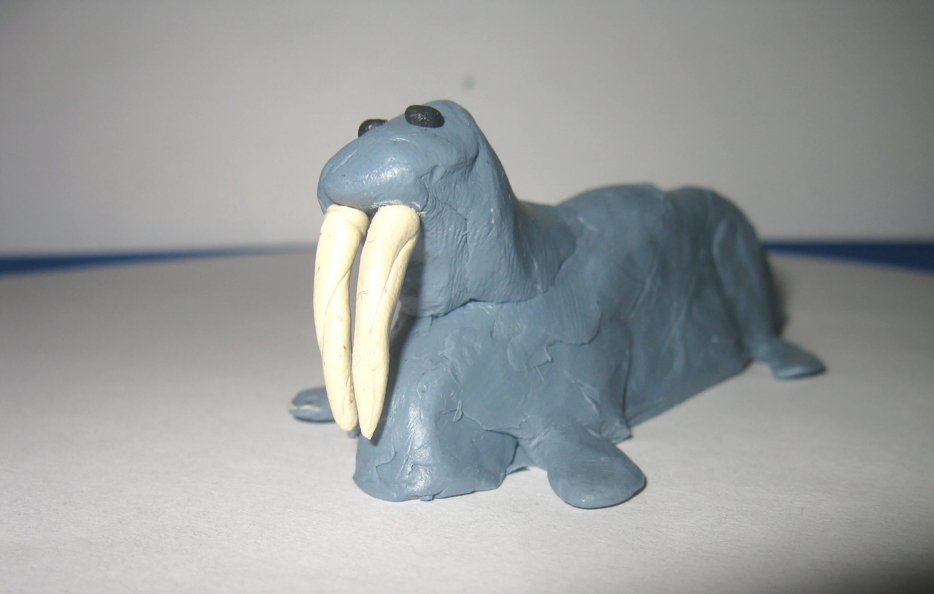 Пластилинография животные севера старшая группа. Детские работы из пластилина животные севера. Белый медведь пластилинография средняя группа. Детские работы из пластилина животные севера. Макет животные севера в детском саду.