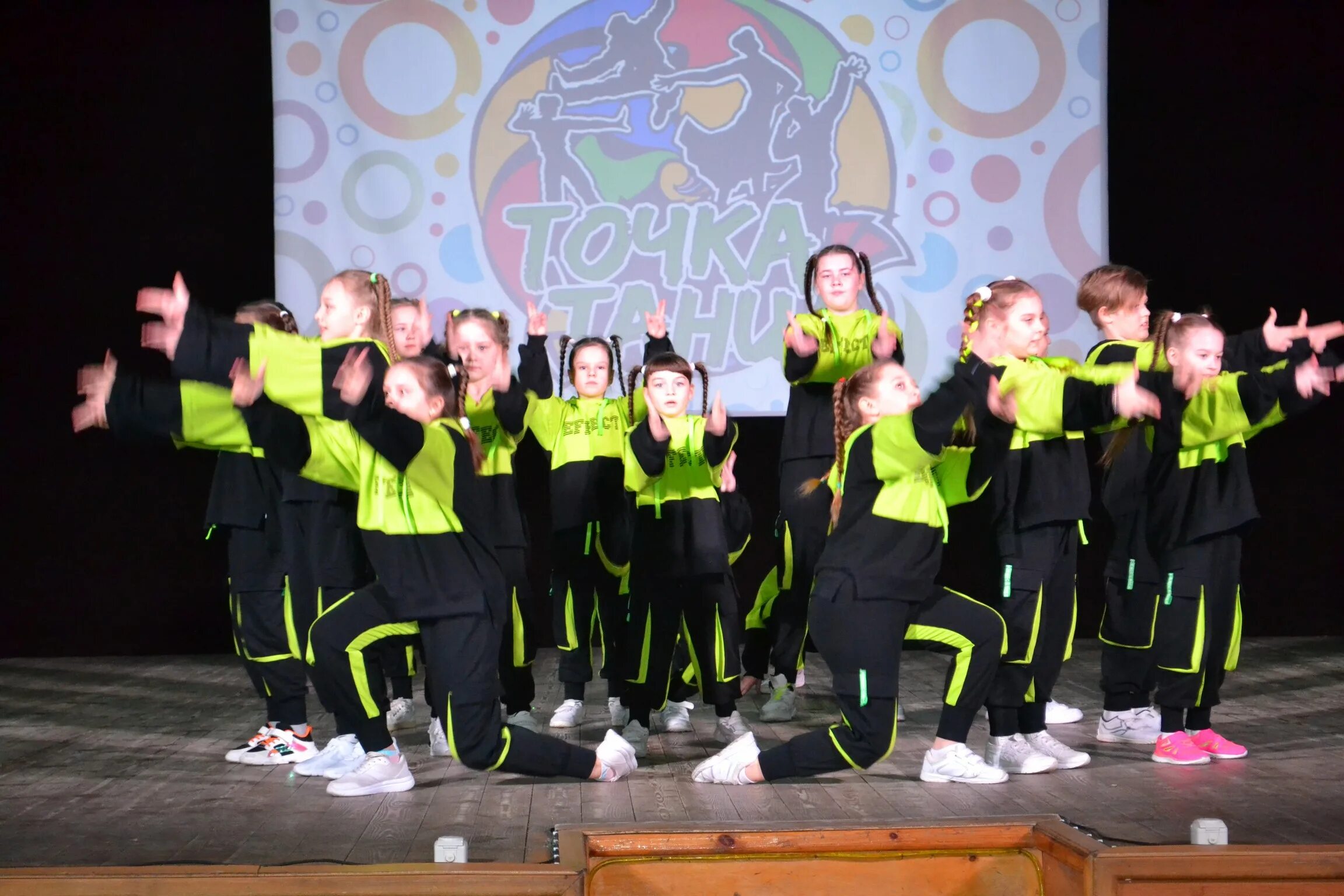 фестиваль современного танца. известные хореографы. танцы сток. фестиваль танцев в хорватии. фестивальные танцы.