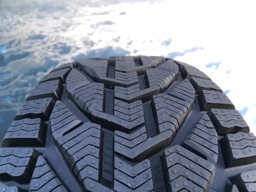 Kormoran snow 205/60 r16 96h. Тигар р. Tigar uhp ultra high performance 215/55 r17. Автошина r16 195/55 tigar high performance 87v. Тигар р.