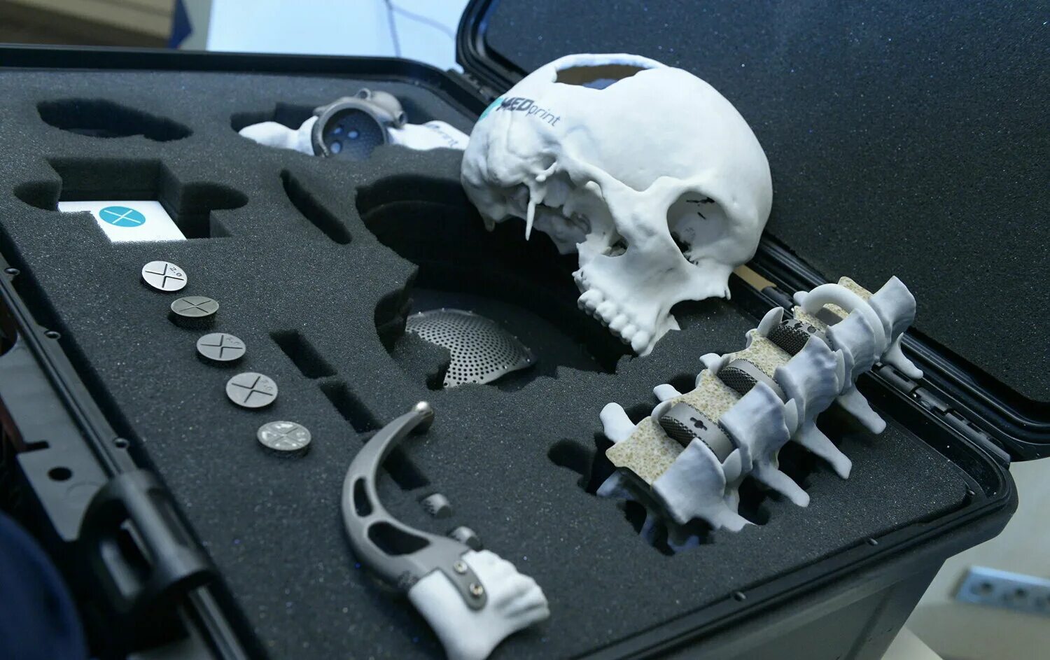 Кнопка включения 3д принтера. Корпус на 3d принтере. Углепластик для 3d принтера. Кнопка для микроволновки на 3д принтере. Кнопку на 3д принтере.