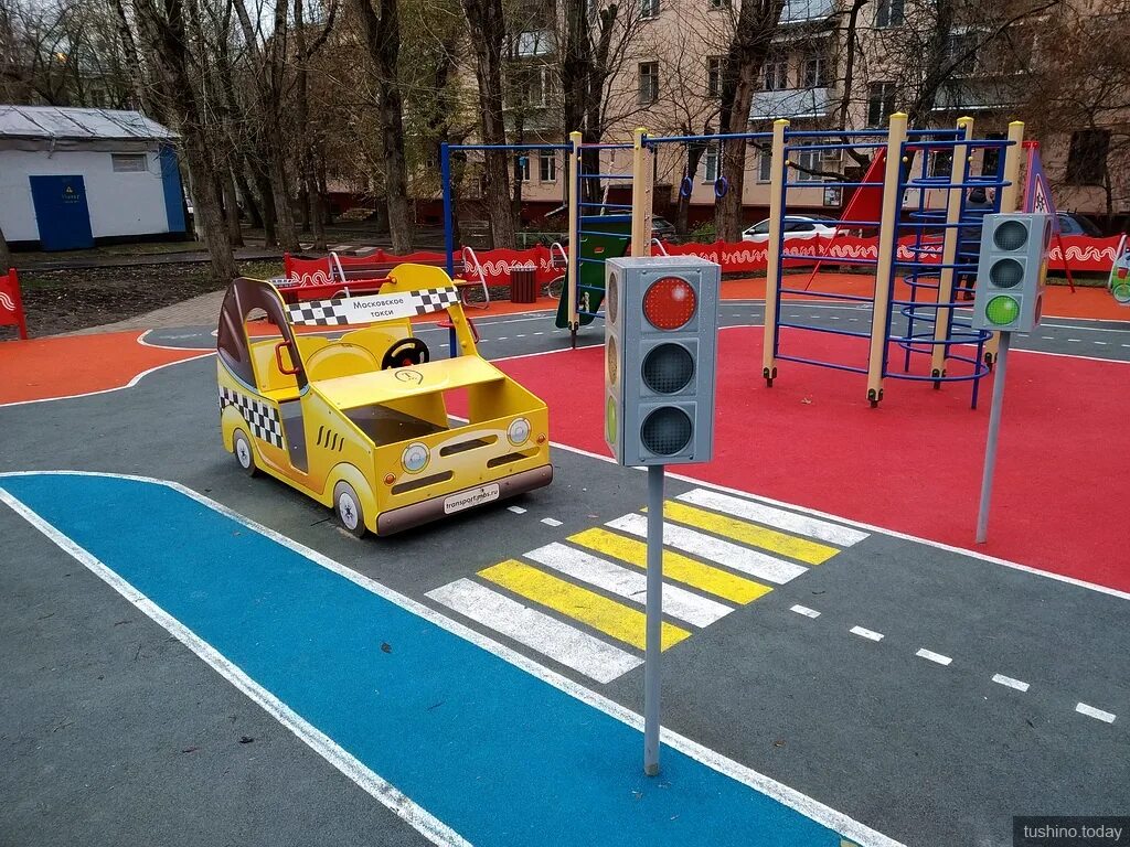 песочница в виде машинки. машинка в детский сад на площадку. уличное игровое оборудование. детская площадка московский транспорт. развивающие детские площадки для детского сада.