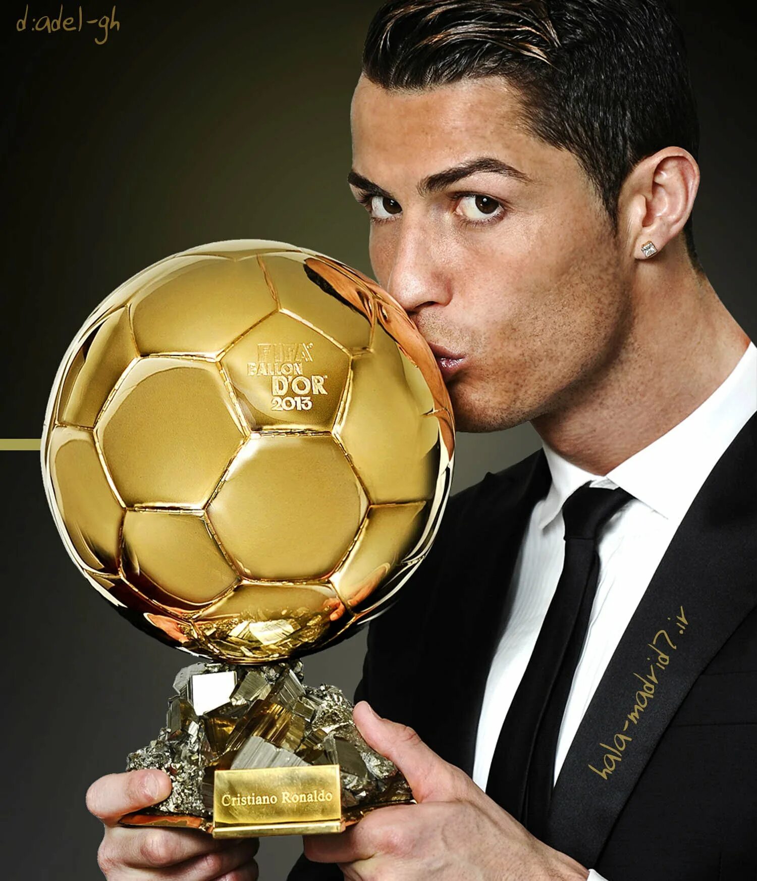 Криштьяно роналдо золотой мяч. Золотые мячи роналду. Криштиану роналду золотой мяч 2013. Золотые мячи роналду. Криштиану роналду золотой мяч 2016.
