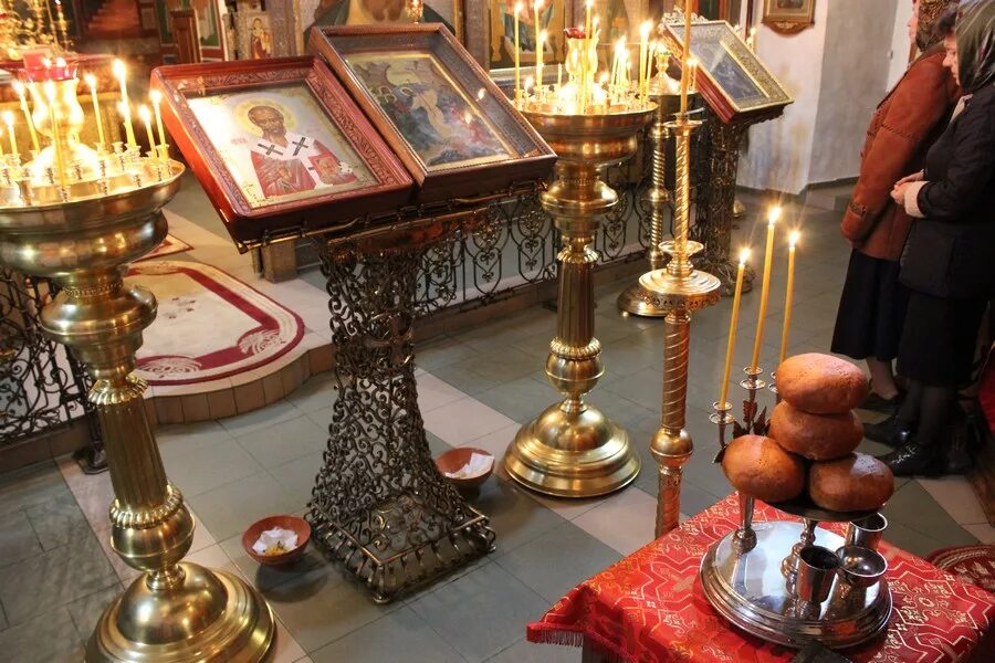 литийница для храма. лития на всенощном бдении. троица в храме. 01. освящение хлебов на всенощной.