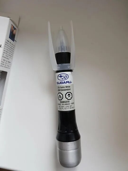 Корректор сколов. Корректор сколов. Корректор для автомобиля от царапин белый. Штрих корректор cello 1шт. Штрих-корректор для сколов и царапин 918 taifun.