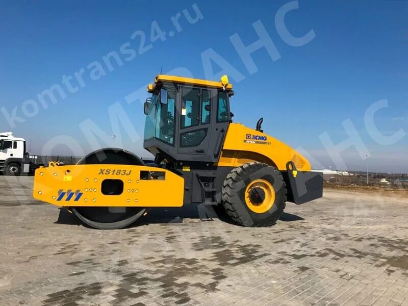 Каток XCMG xs183. Дорожный каток XCMG xs183. Каток вибрационный XCMG xs183. XCMG xs203j.