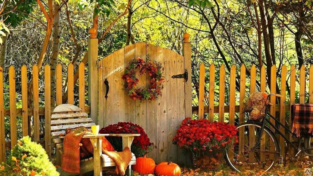 Песня калитка деревянная. У калитки. Красивые деревянные калитки. Старые деревянные ворота. Калитка деревянная.