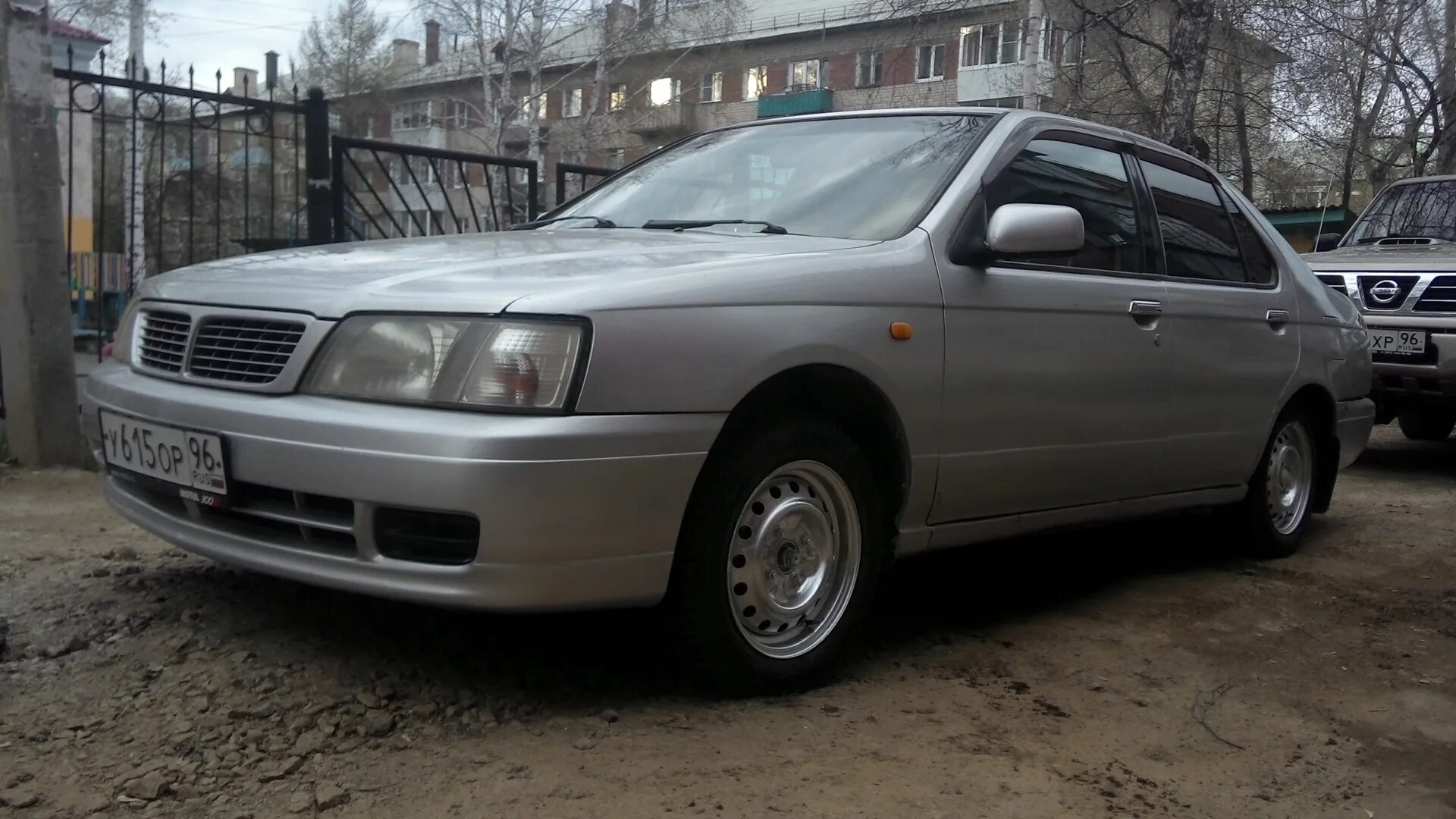 Куплю ниссан 1999 год. Nissan Bluebird 1999. Ниссан Блюберд 1999. Nissan Bluebird u14. Ниссан Блюберд 1999 года.