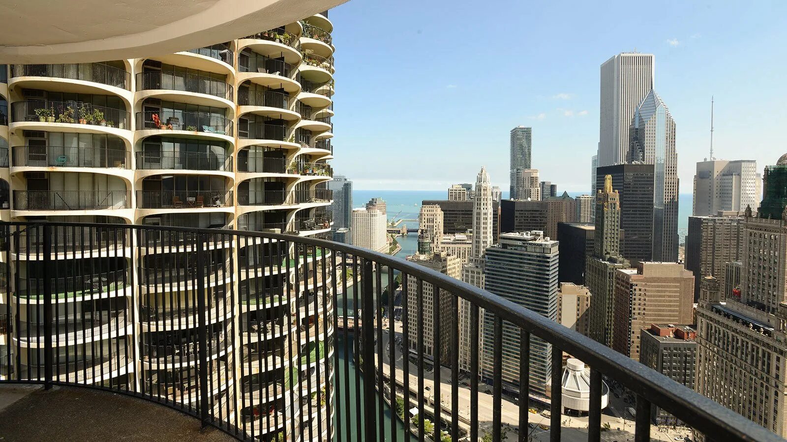 Небоскреба marina city. Marina city в чикаго. Marina city towers. Marina city. Marina city.