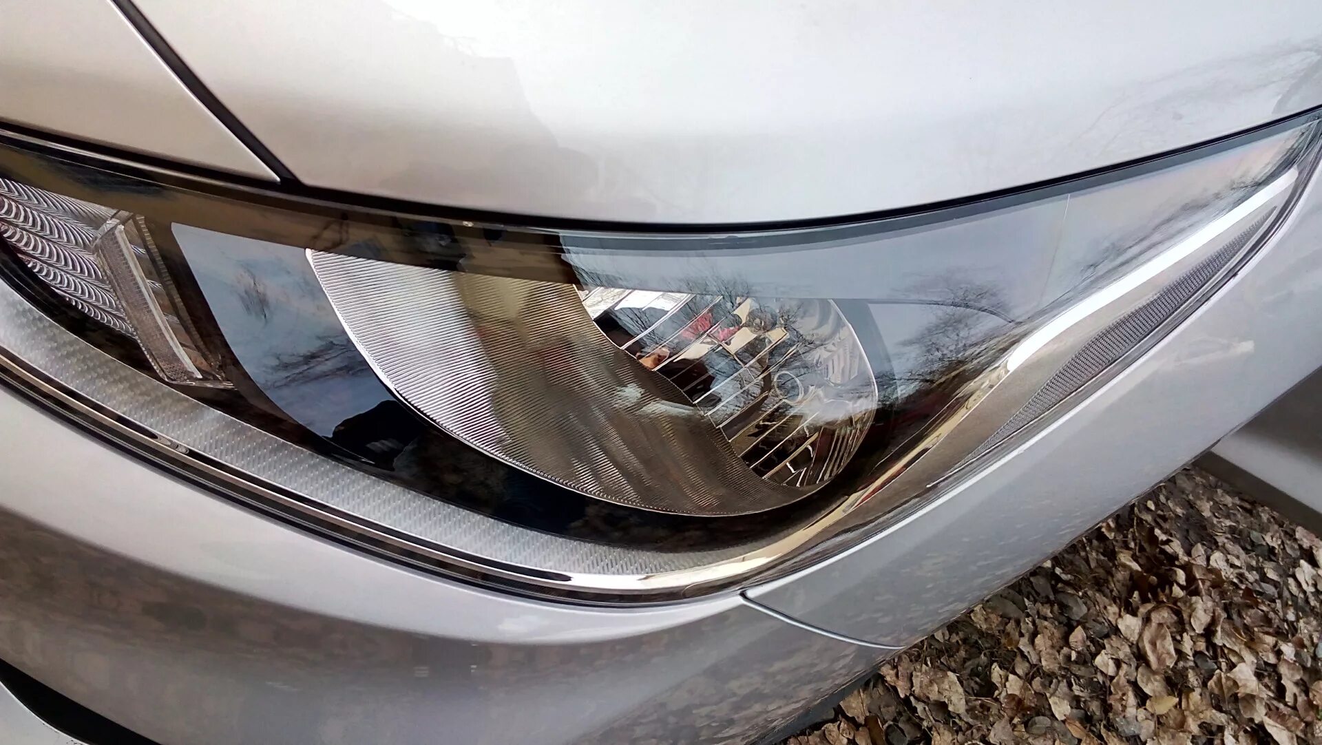 Птф реснички. Реснички на hyundai solaris. реснички на фары солярис 2012. хендай солярис реснички на задние фары. реснички на противотуманные фары солярис.