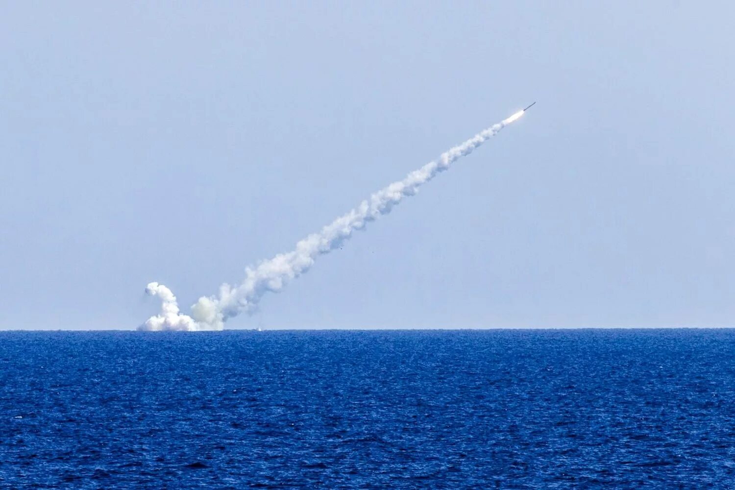 Ракеты над черным морем. Ракеты над черным морем. Ракеты над черным морем. Баллистическая ракета тайфун турция. Дроны камикадзе.
