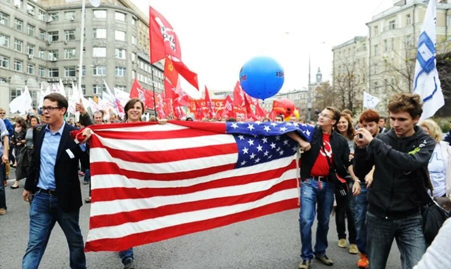 Пророссийские американцы. Пророссийские настроения в Европе. Американцы в России. Американцы и россияне.