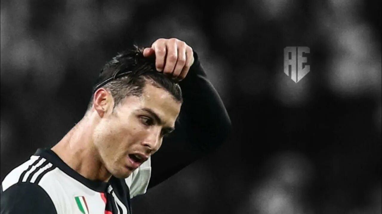 Как называется ютуб канал криштиану роналду. Шампунь роналду. cristiano ronaldo in juventus. шампунь роналдо. ronaldo al nassr photo.