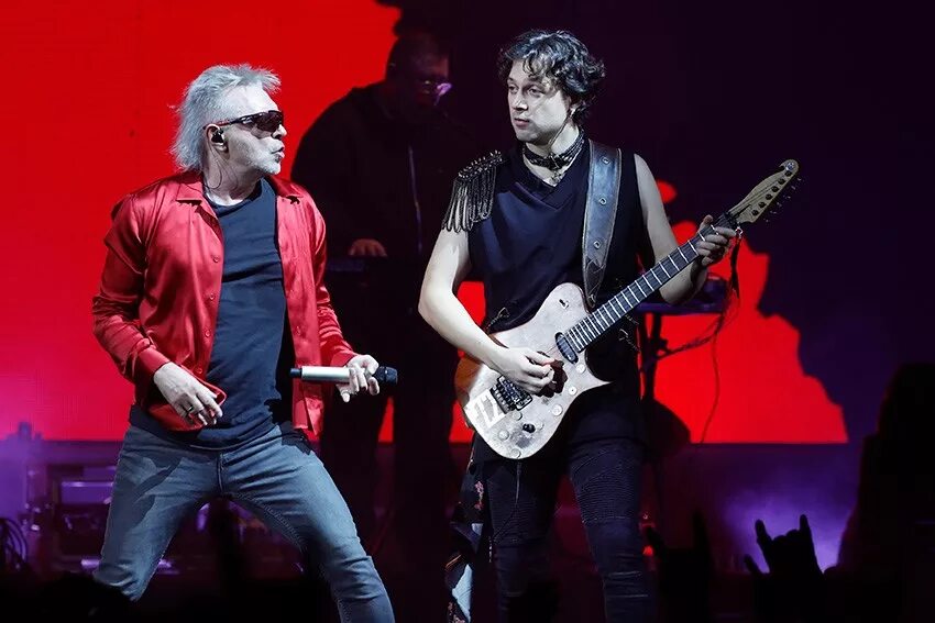 фамилия группы алиса. группа алиса кинчев 2003. группа алиса 1886. алиса кинчев. алиса группа павел.