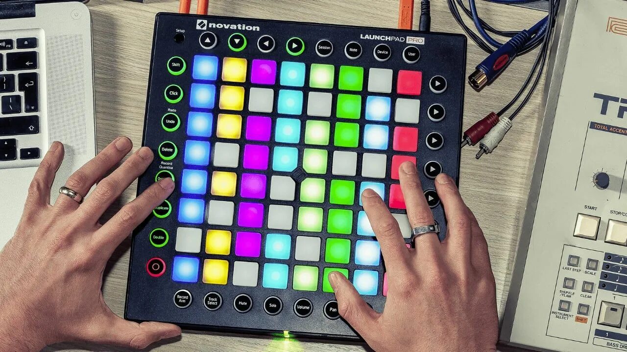 Как открыть карточку launchpad. Launchpad mini mk3. novation launchpad mini mk1. launchpad pro mk3. novation launchpad pro.