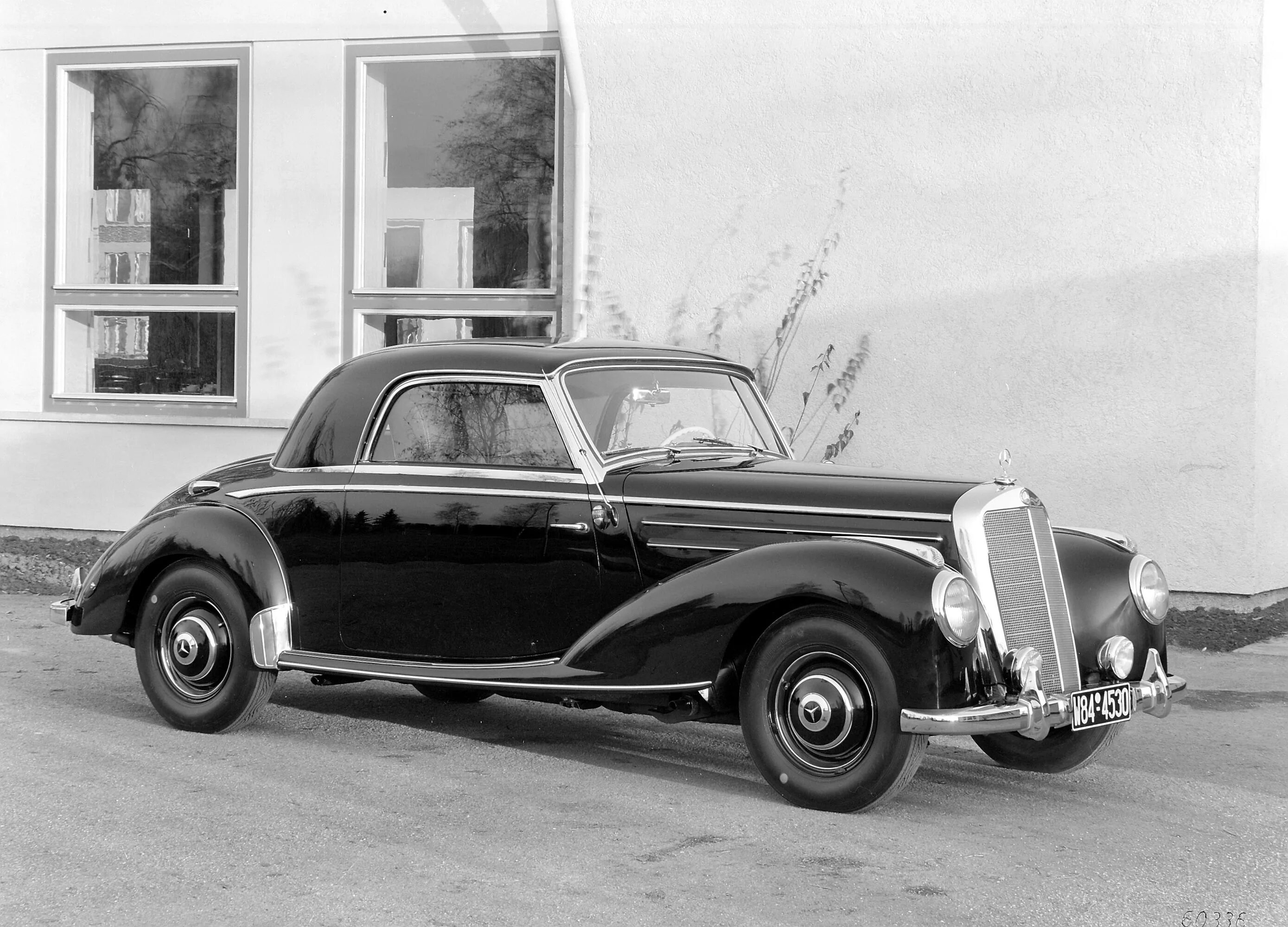 Мерседес 1951 года. Mercedes 220 w187. Mercedes-Benz w189. Mercedes-Benz w186. Mercedes-Benz 300 w189.