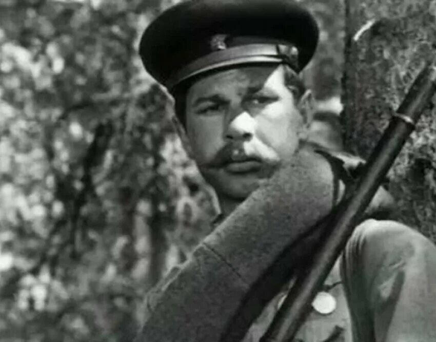 Федот евграфович васков. Старшина федот васков. Васков а зори. Старшина васков а зори здесь тихие 1972. А зори здесь тихие 2015 старшина васков.