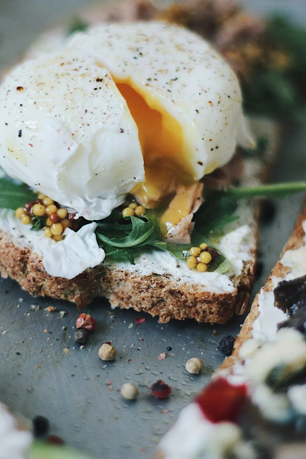 Яйцо пашет. Яйцо пашот по флорентийски. яичница пашот. poached – яйцо-пашот (в мешочек). poached egg яйцо пашот.