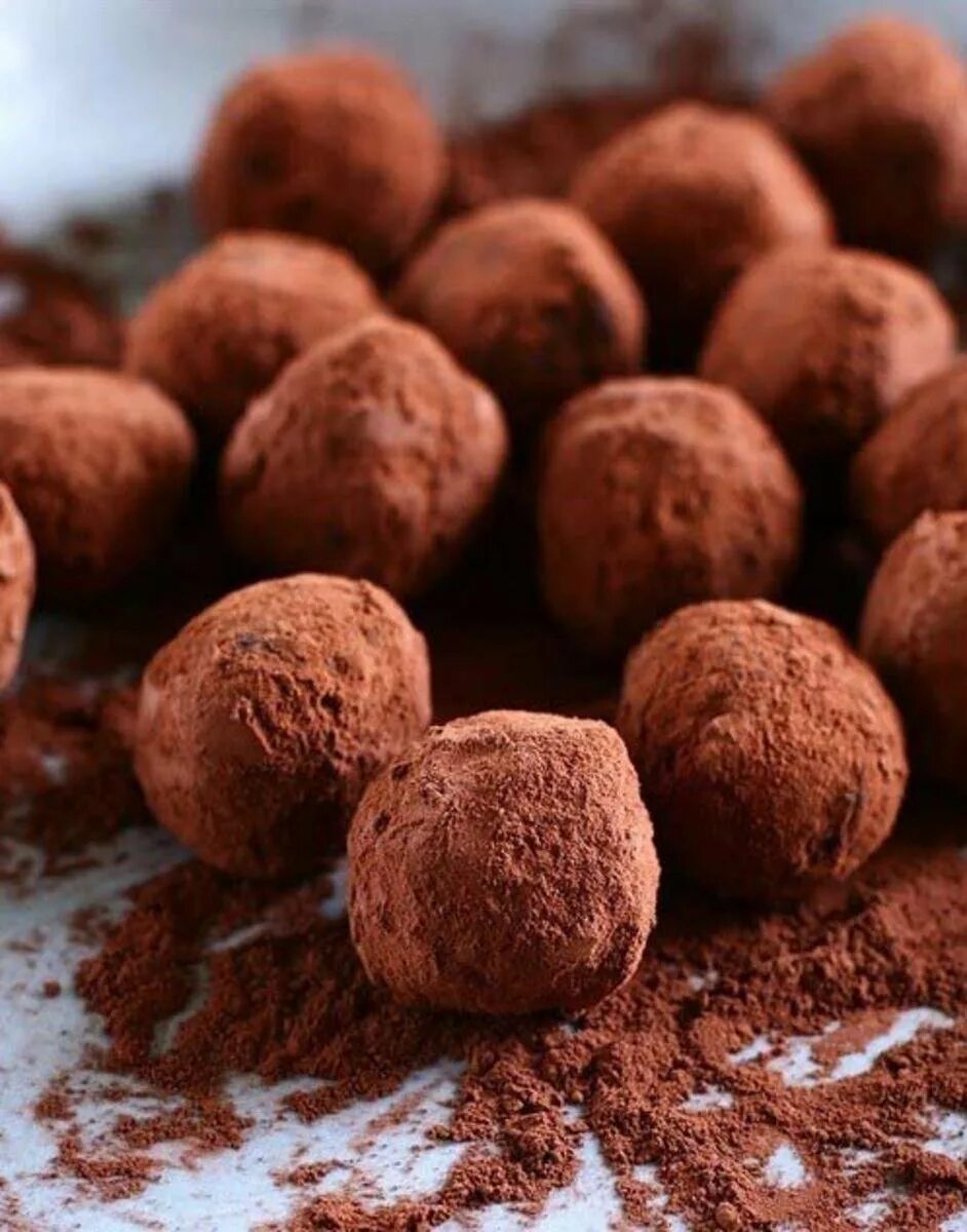 финиковый трюфель. трюфель сладкий. сыроедческие трюфели. шоколад трюфель mastenbroek. трюфель и трюфельные конфеты.