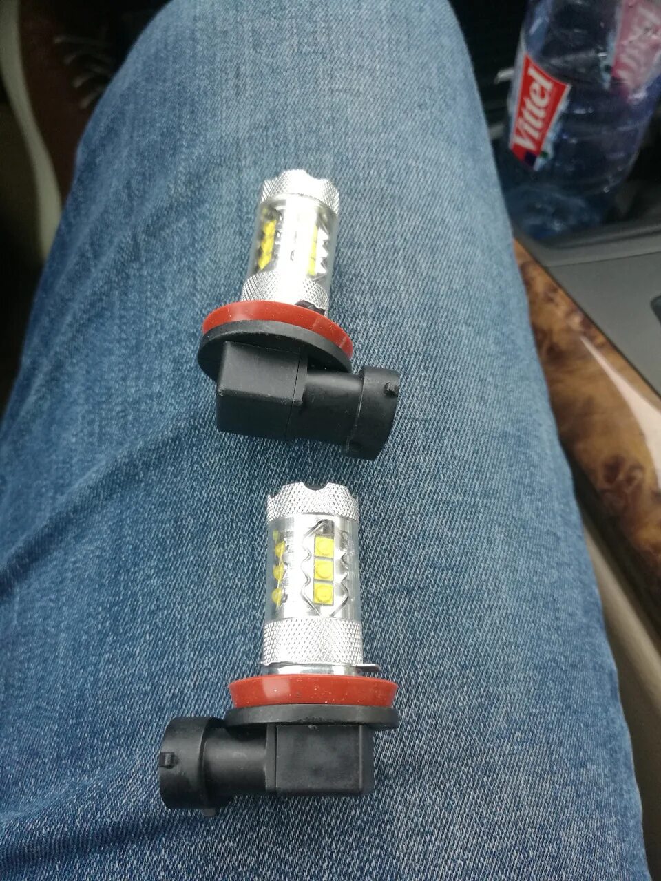 Цоколь е53 лампочки. Какой цоколь в птф. Какой цоколь в птф. Противотуманки хайлендер 2012 лампочка. Лампа противотуманки хайлюкс 2012.